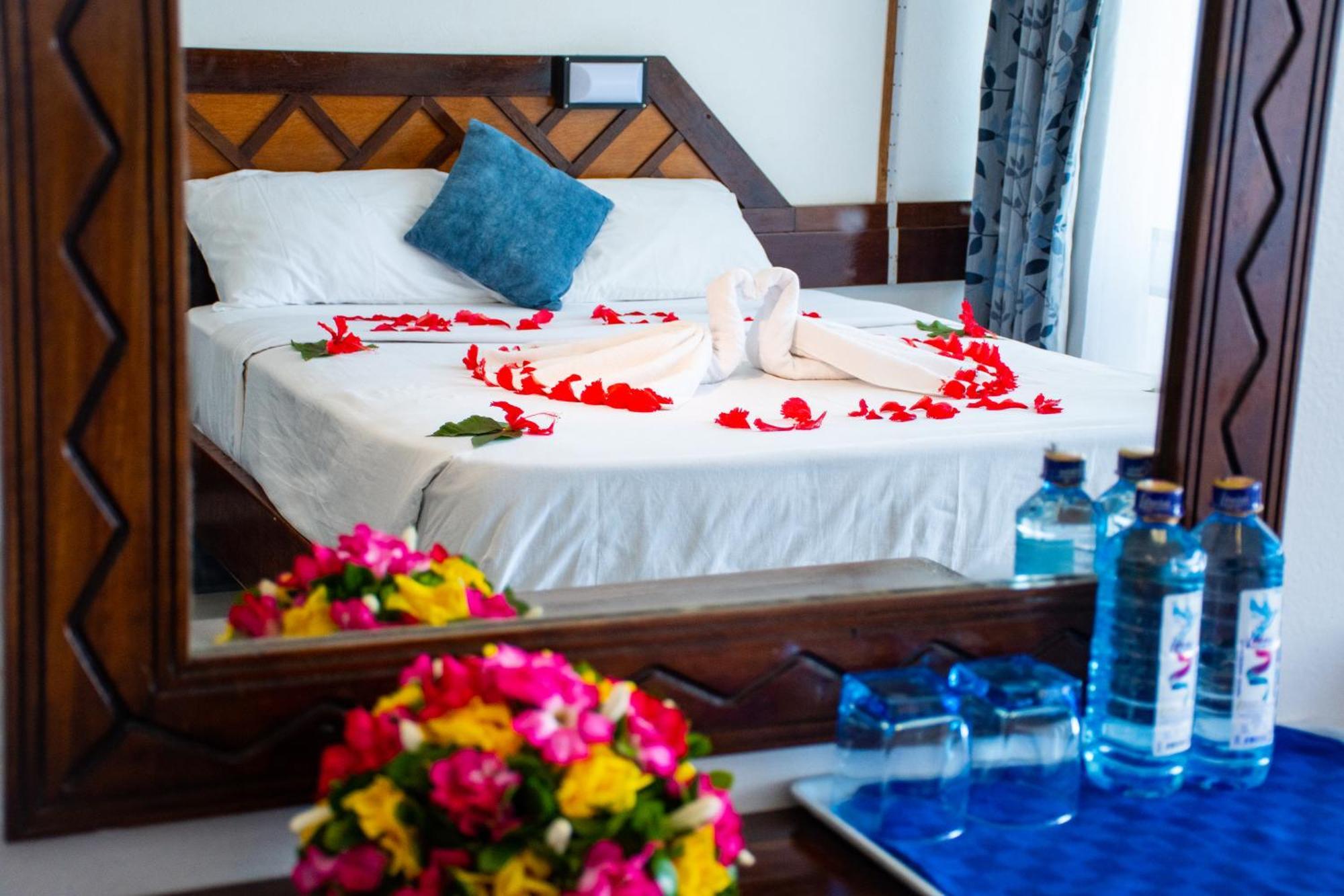 Mombasa Beach Hotel ภายนอก รูปภาพ